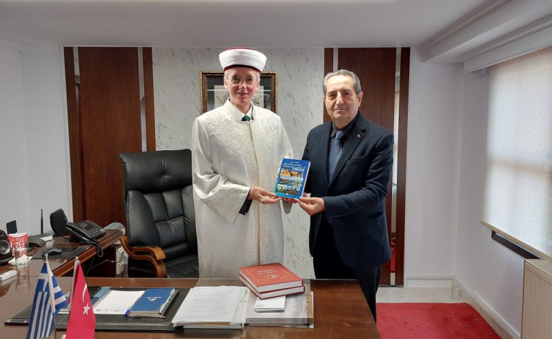EMEKLİ VALİ MURAT YILDIRIM İSKEÇE MÜFTÜSÜ MUSTAFA TRAMPA’YI ZİYARET ETTİ