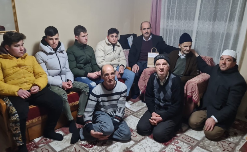 MÜFTÜLÜĞÜMÜZÜN BÜNYESİNDE FAALİYET GÖSTEREN GENÇ MÜFTÜLÜK PAŞEVİK ERKEK GRUBU KANDİL ZİYARETLERİNDE BULUNDU