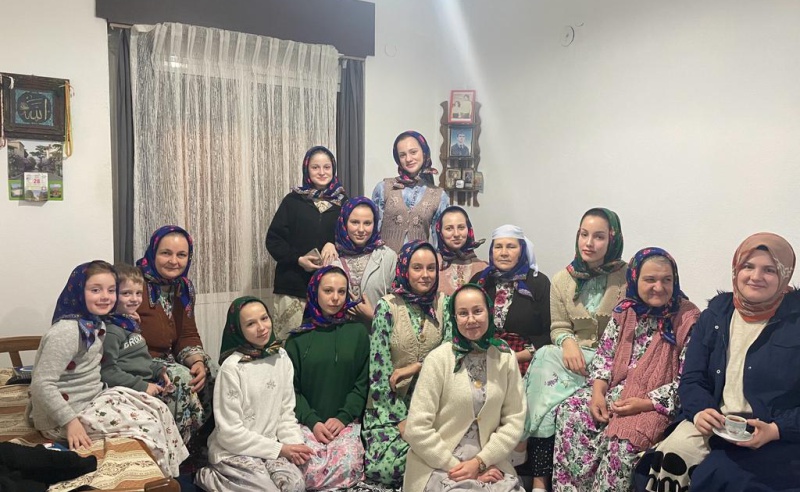MÜFTÜLÜĞÜMÜZÜN BÜNYESİNDE FAALİYET GÖSTEREN GENÇ MÜFTÜLÜK MUSTAFÇOVA KIZ GRUBU KANDİL ZİYARETLERİNDE BULUNDU