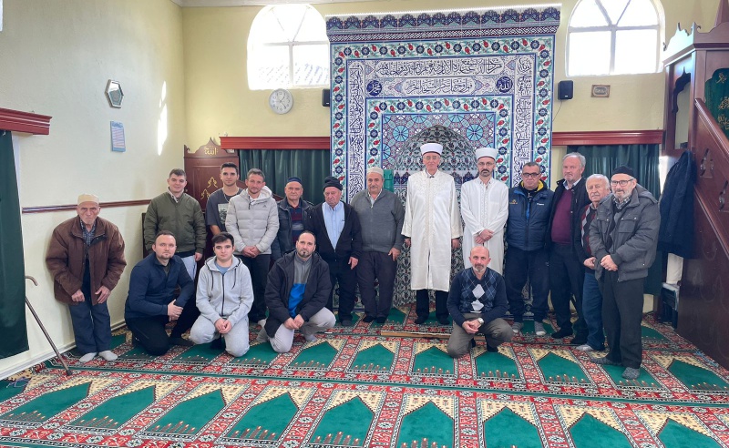 MÜFTÜMÜZ MUSTAFA TRAMPA CUMA NAMAZINI BOYACILAR CAMİİ’NDE EDA ETTİ