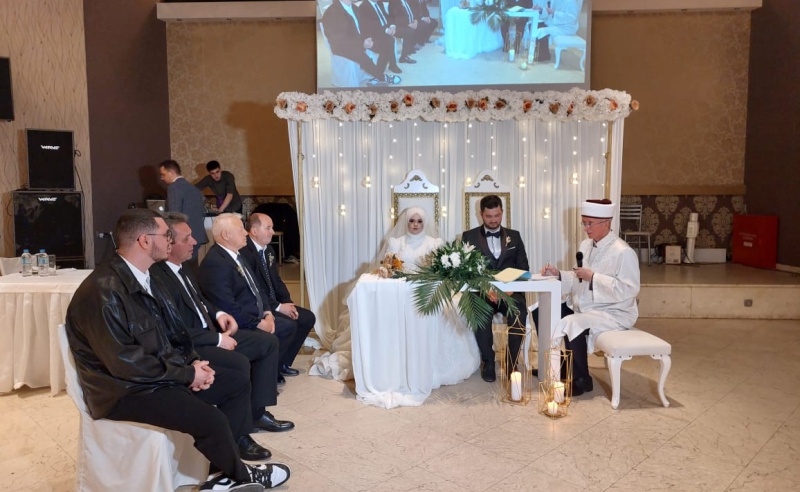 MÜFTÜMÜZ TRAMPA İMAM VE DELİ HÜSEYİN AİLELERİNİN DÜĞÜN MERASİMİNE KATILDI