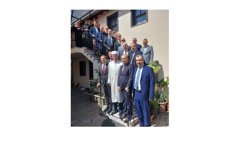 CHP GENEL BAŞKAN YARDIMCISI AHMET AKIN VE BERABERİNDEKİ HEYET MÜFTÜMÜZ MUSTAFA TRAMPA’YI MAKAMINDA ZİYARET ETTİ