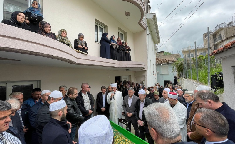 MÜFTÜMÜZ TRAMPA MEHMET ALİBAŞOĞLU’NUN CENAZE TÖRENİNE KATILDI