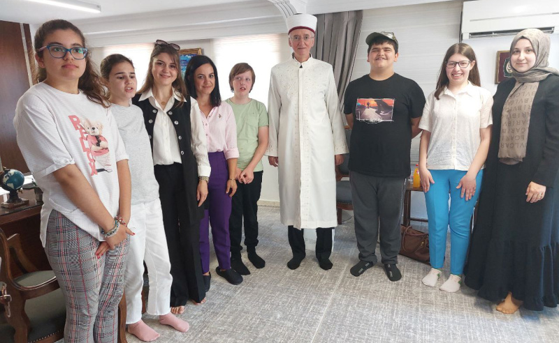 ÖZEL ÇOCUKLARIMIZDAN MÜFTÜMÜZ TRAMPA’YA ZİYARET