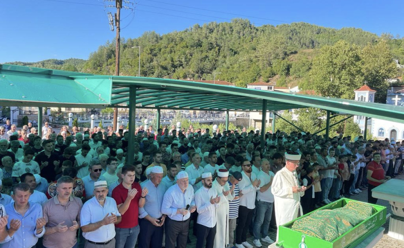 FAZİLETLİ MÜFTÜMÜZ MUSTAFA TRAMPA BESİM MUSTAFAOĞLU’NUN CENAZE MERASİMİNE KATILDI
