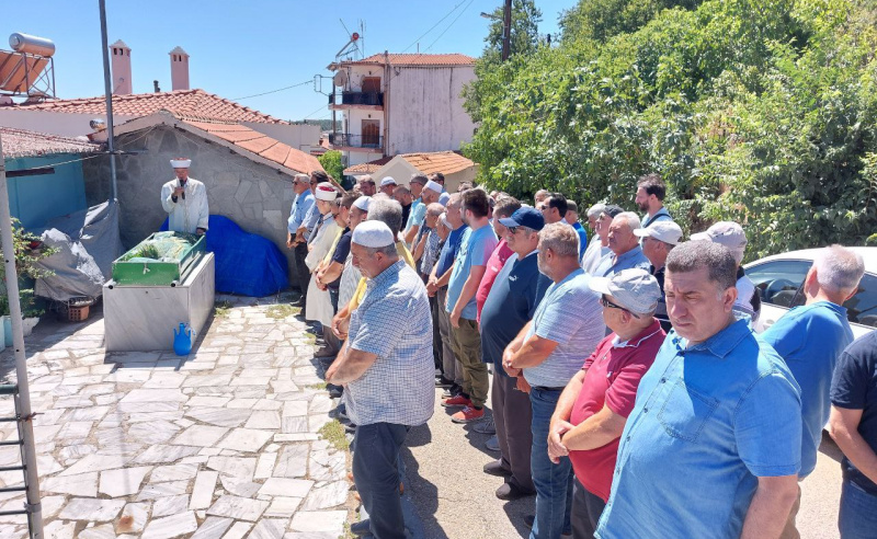 FAZİLETLİ MÜFTÜMÜZ MUSTAFA TRAMPA RIZA KIRLIDÖKME’NİN CENAZE MERASİMİNE KATILDI 