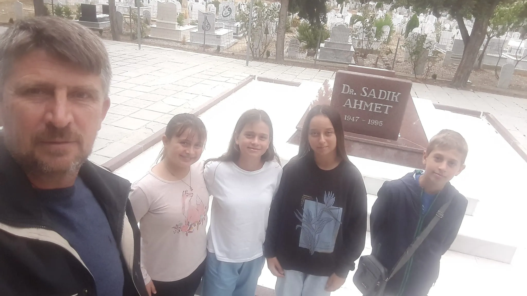 DİN EĞİTİMCİSİ CAVİT KARABIYIKLI BAŞARILI ÖĞRENCİLERİNİ ÖDÜLLENDİRDİ