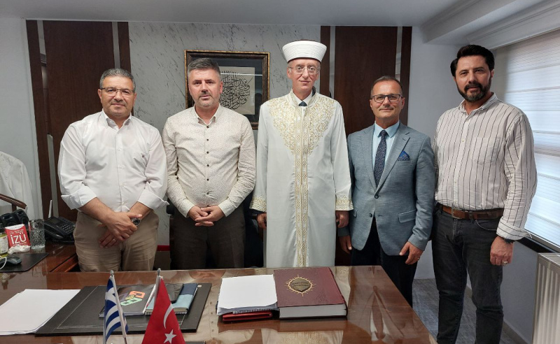 MÜFTÜMÜZ MUSTAFÇOVA BELEDİYE BAŞKAN ADAYLARIYLA BİR ARAYA GELDİ