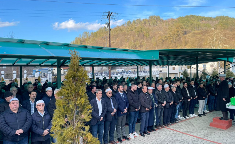 SEVİM GENÇ HALİL HANIM GÖZ YAŞLARI İLE   SON YOLCULUĞUNA UĞURLANDI