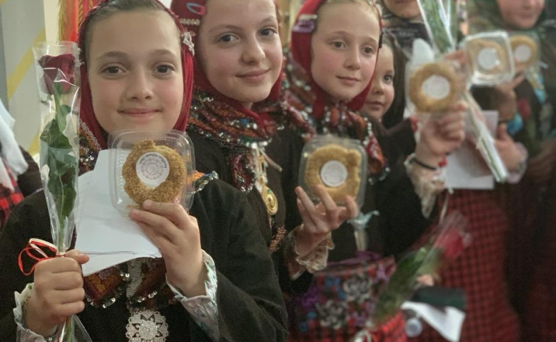 İSKEÇE MÜFTÜLÜĞÜ’NDEN ÇOCUKLARA KANDİL SİMİTİ