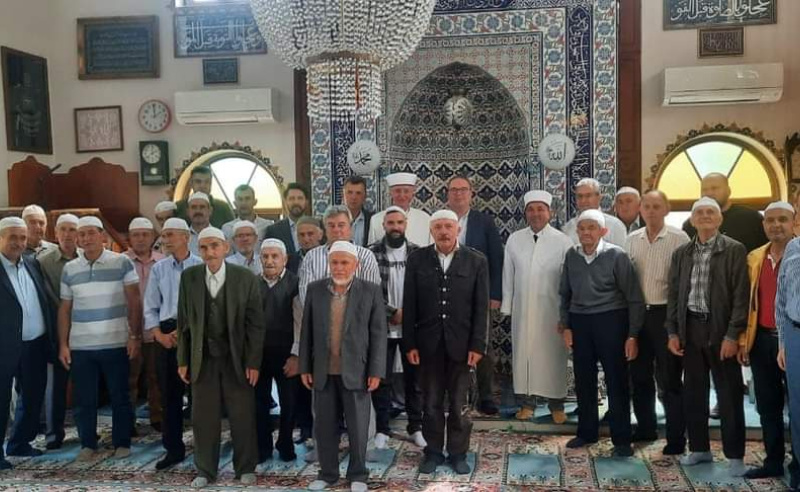 BALKAN KOLUNDA CUMA COŞKUSU