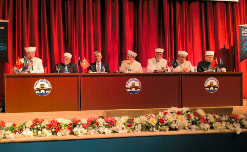 FAZİLETLİ MÜFTÜMÜZ BERABERİNDEKİ HEYETLE BİRLİKTE BALKAN ALİMLERİ BULUŞMASINA KATILDI